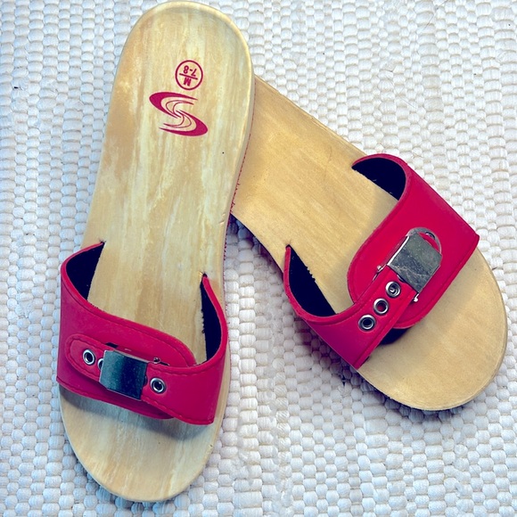 Ladies 7-8 slip on sandals, 70’s look,  DocScholls vibe but soft base- wood look - Picture 1 of 7